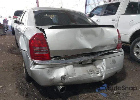 2005 Chrysler 300C из США, поврежденный, VIN 2C3JA63H75H577220
